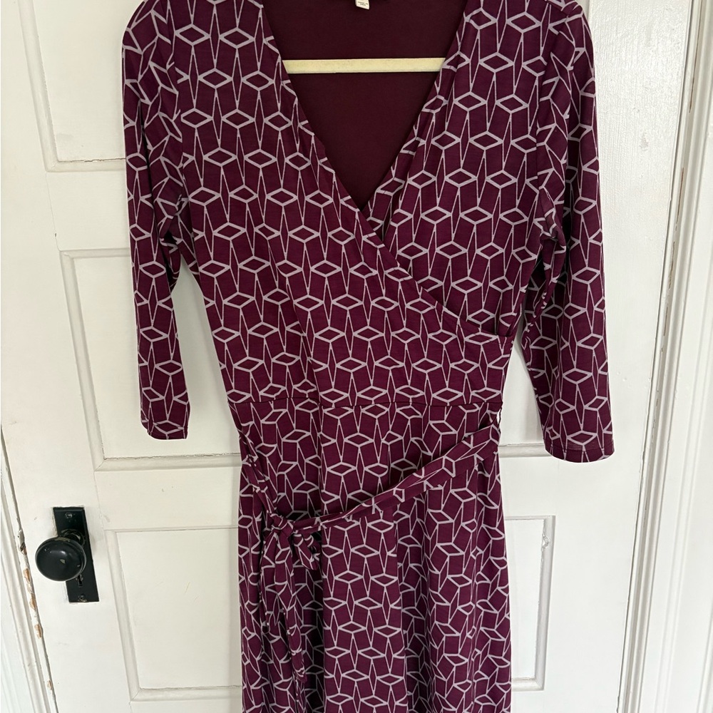 41 Hawthorn Red Sheath Dress with V-Neck and 3/4 Sleeves